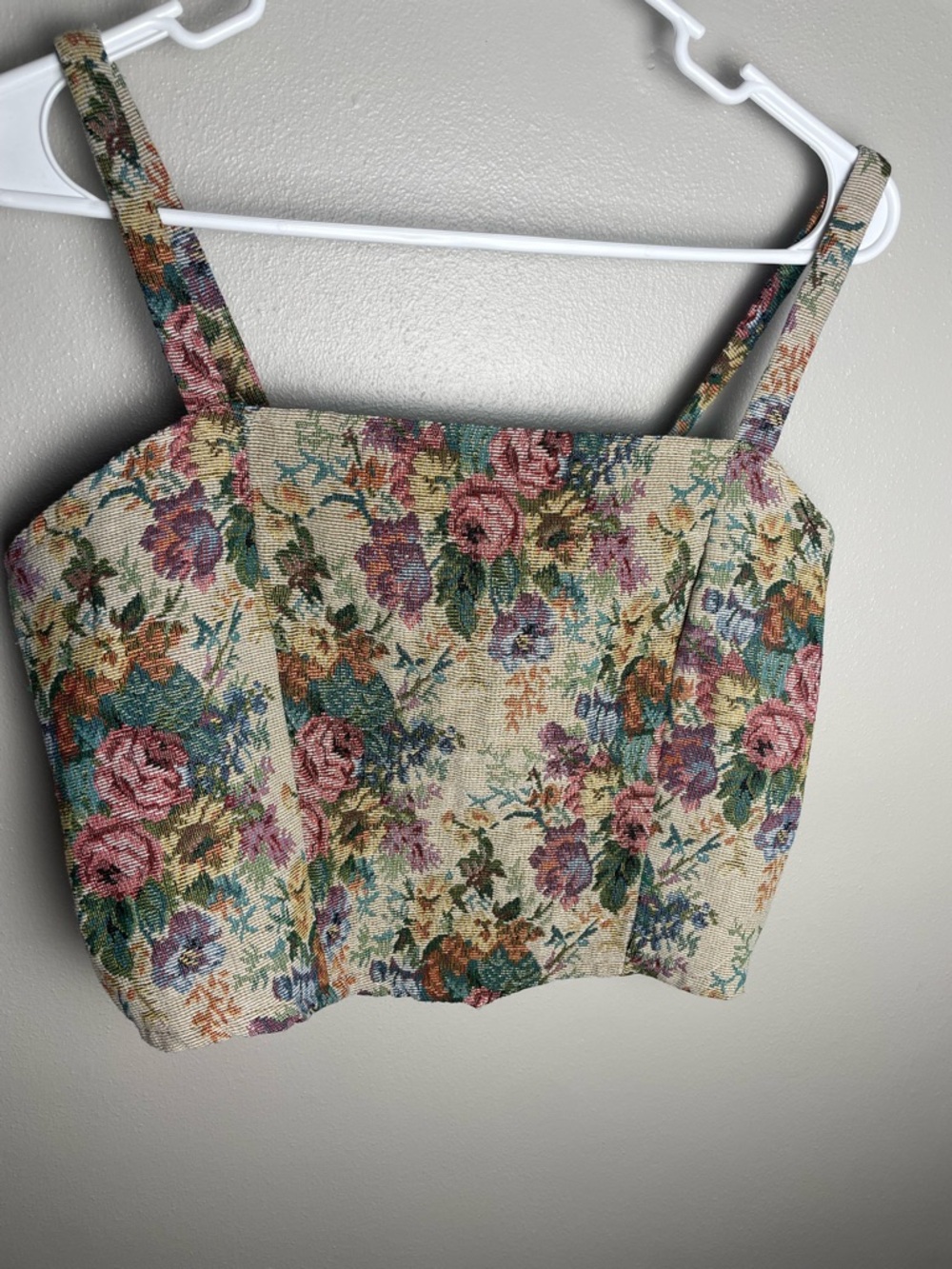 Discreet Floral Tapestry Crop Top size XL